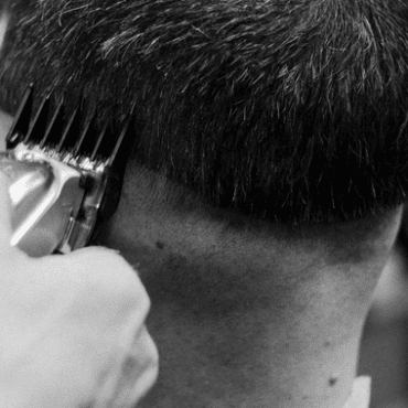 recizno muško šišanje mašinicom i izrada skin fade prijelaza u Barber LAB-u Zagreb