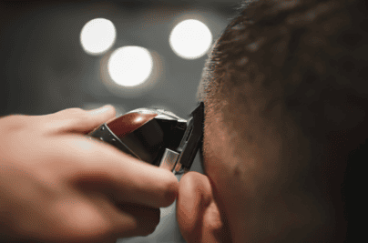 Mid fade frizura izrađena u Barber LAB-u, Zagreb